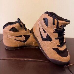 90’s Nike Baby Sneakers